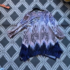 Women's V-Neck Snake Print Tunic Top in Lavender and Navy